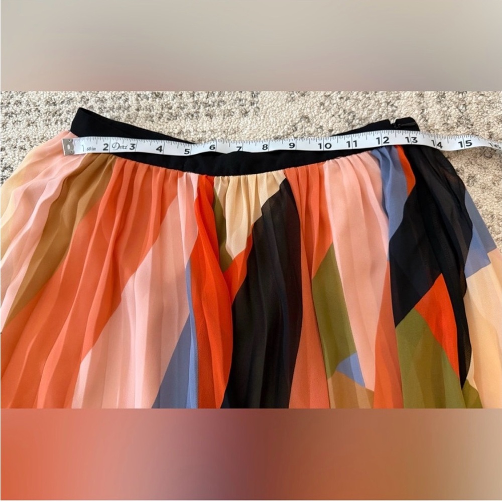 HD in Paris Pleated Midi Skirt in Multicolor Abstract Print - Picture 5 of 8